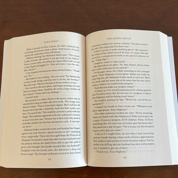 BOOK - The Henna Artist by Alka Joshi - Picture 3 of 5